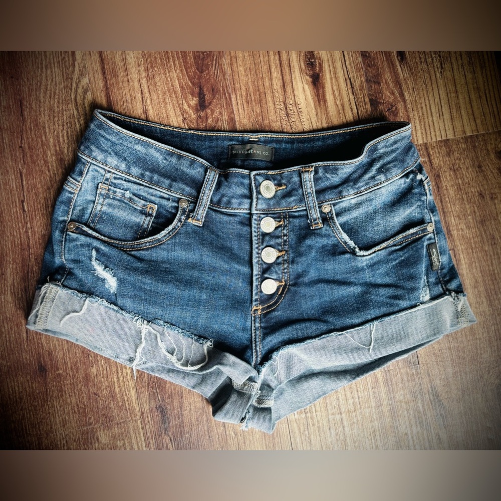 HOT Silver Jeans Women's Distressed Blue Jean Button Fly SHORT Shorts Sz 26 NWOT
